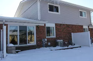 98 Wiltshire Ct, Schaumburg, IL 60193 - Photo 17