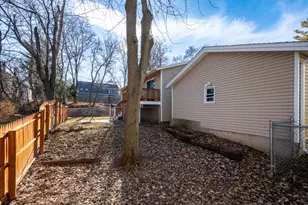 424 Woodland Ave, Wauconda, IL 60084 - Photo 33