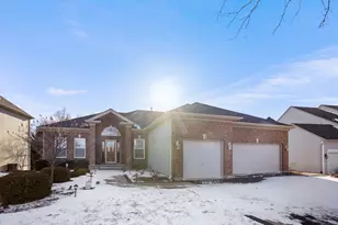 226 Glenbrook Ct, Gilberts, IL 60136 - Photo 1