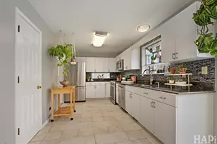 49 W Dahlia Ln, Round Lake Beach, IL 60073 - Photo 9