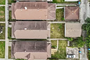 7955 S Colfax Ave, Chicago, IL 60617 - Photo 13