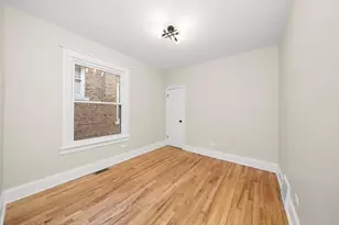 7955 S Colfax Ave, Chicago, IL 60617 - Photo 11