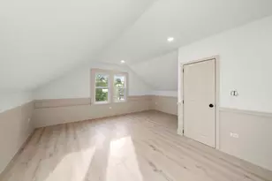 7955 S Colfax Ave, Chicago, IL 60617 - Photo 5