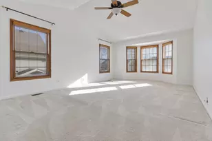 5260 Sawhorse Dr, Hoffman Estates, IL 60192 - Photo 19