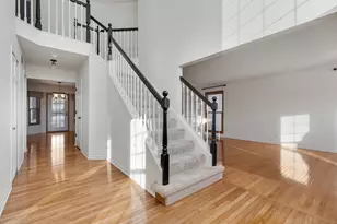 5260 Sawhorse Dr, Hoffman Estates, IL 60192 - Photo 3