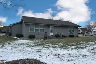 490 Meadows Rd N, Bourbonnais, IL 60914 - Photo 29