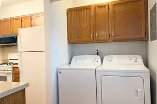 490 Meadows Rd N, Bourbonnais, IL 60914 - Photo 9