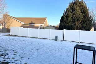 490 Meadows Rd N, Bourbonnais, IL 60914 - Photo 25