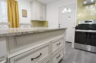 628 Mohawk Dr, Round Lake Heights, IL 60073 - Photo 5