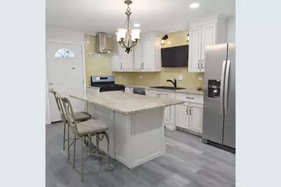 628 Mohawk Drive, Round Lake Heights, IL 60073 - Photo 3