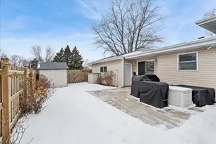 2309 Greenbriar Ln, Lindenhurst, IL 60046 - Photo 19