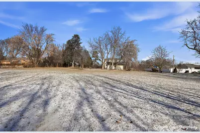 1001 W Broadway Street, McHenry, IL 60051 - Photo 9