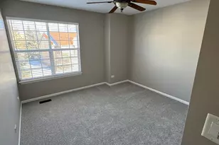 689 E Whispering Oaks Ct, Palatine, IL 60074 - Photo 9