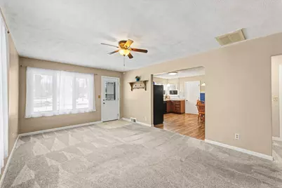 724 E Patton Street, Paxton, IL 60957 - Photo 7