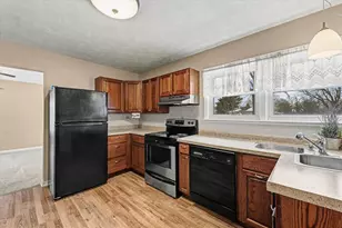 724 E Patton St, Paxton, IL 60957 - Photo 11