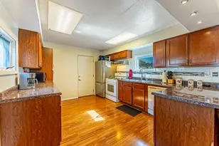 322 N Eddy St, Sandwich, IL 60548 - Photo 7