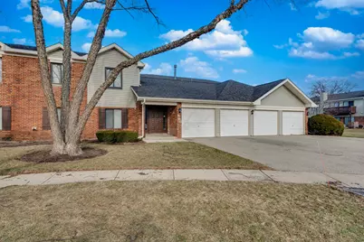 966 Cumberland Court #A1, Roselle, IL 60172 - Photo 1