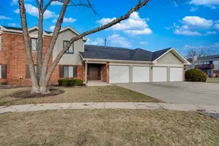 966 Cumberland Ct, Roselle, IL 60172 - Photo 1