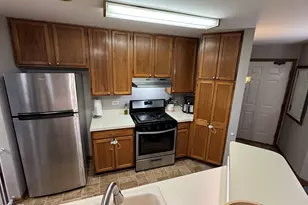 5S455 Scots Dr, Naperville, IL 60563 - Photo 3