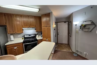 5S455 Scots Drive #F, Naperville, IL 60563 - Photo 3