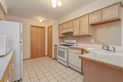 1078 Amber Drive, Lemont, IL 60439 - Photo 9