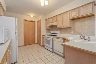 1078 Amber Dr, Lemont, IL 60439 - Photo 9