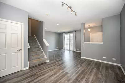 318 S Prospect Avenue, Bartlett, IL 60103 - Photo 9