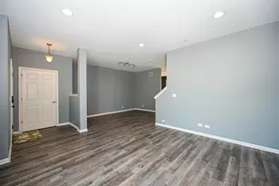 318 S Prospect Ave, Bartlett, IL 60103 - Photo 7