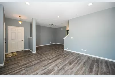 318 S Prospect Avenue, Bartlett, IL 60103 - Photo 5