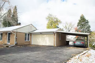 6016 Charles St, Rockford, IL 61108 - Photo 3