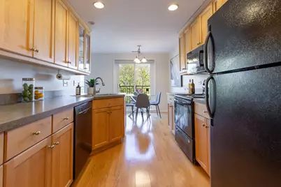 701 Lake Hinsdale Drive #306, Willowbrook, IL 60527 - Photo 7