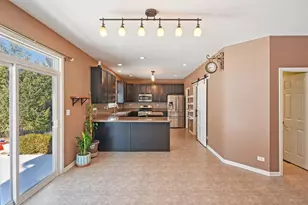 1835 Ness Way, Montgomery, IL 60538 - Photo 7