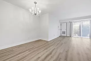 382 Oak Trails Rd, Des Plaines, IL 60016 - Photo 5