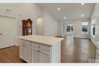 1058 Honey Locust Drive, Crystal Lake, IL 60012 - Photo 7