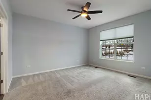 1058 Honey Locust Dr, Crystal Lake, IL 60012 - Photo 15