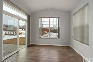 1058 Honey Locust Dr, Crystal Lake, IL 60012 - Photo 25