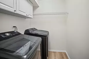 769 Chesterfield Ln, North Aurora, IL 60542 - Photo 17