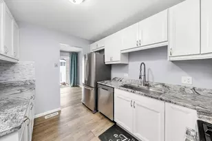 1011 Sandpiper Ct, Bartlett, IL 60103 - Photo 7