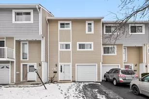 1011 Sandpiper Ct, Bartlett, IL 60103 - Photo 1