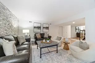 320 Pochet Ln, Schaumburg, IL 60193 - Photo 7