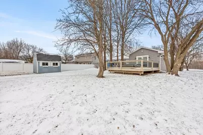 390 S Garden Avenue, Roselle, IL 60172 - Photo 31