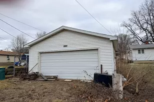 315 N Walnut St, Clifton, IL 61727 - Photo 3