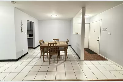 600 Mesa Drive #104, Hoffman Estates, IL 60169 - Photo 3