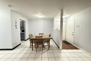 600 Mesa Dr, Hoffman Estates, IL 60169 - Photo 3