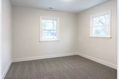 11 S Alfred Avenue, Elgin, IL 60123 - Photo 15