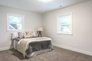 11 S Alfred Ave, Elgin, IL 60123 - Photo 9