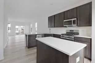 541 Wolverine Dr, Aurora, IL 60502 - Photo 9