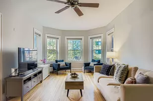 539 W Addison St, Chicago, IL 60613 - Photo 9