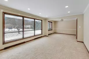 12111 S 68th Ct, Palos Heights, IL 60463 - Photo 3