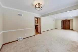 12111 S 68th Ct, Palos Heights, IL 60463 - Photo 5